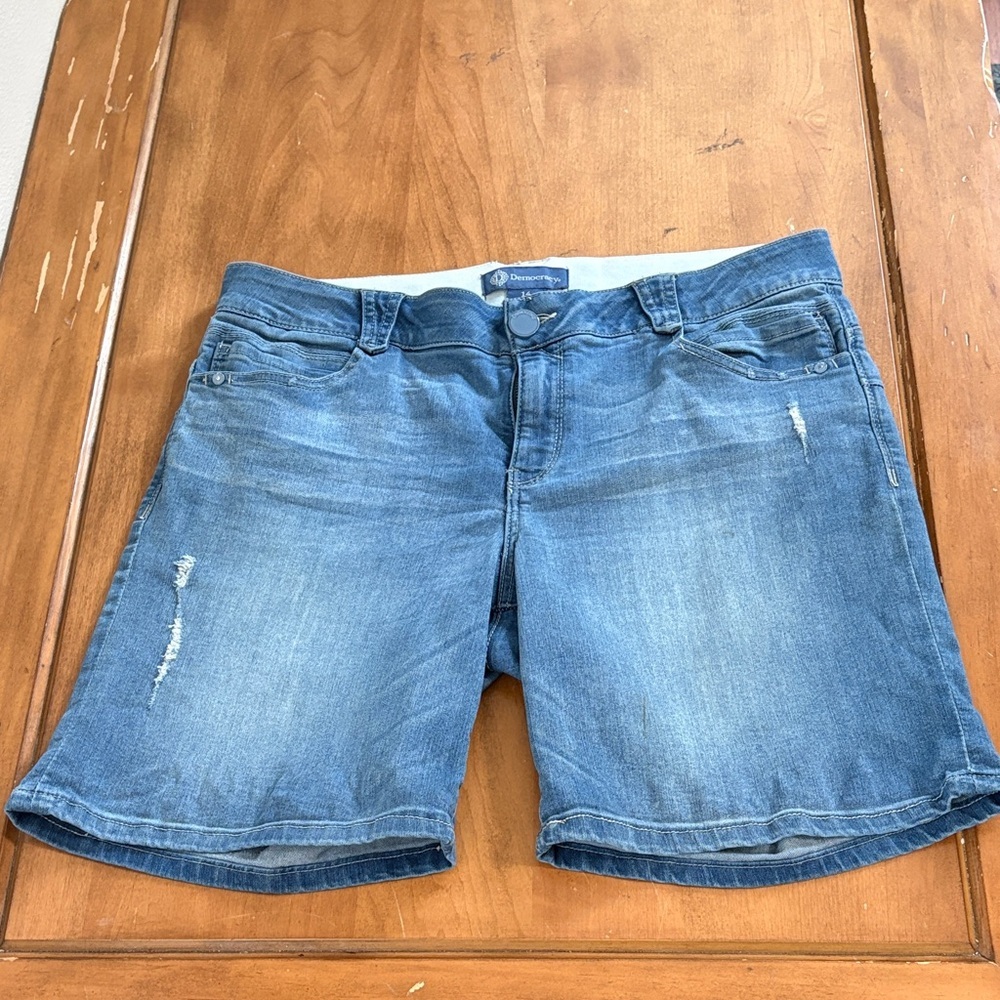 Democracy AbSolution Distressed Bermuda Jean Shorts Size 14